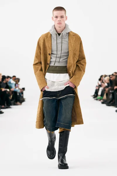 Look 7